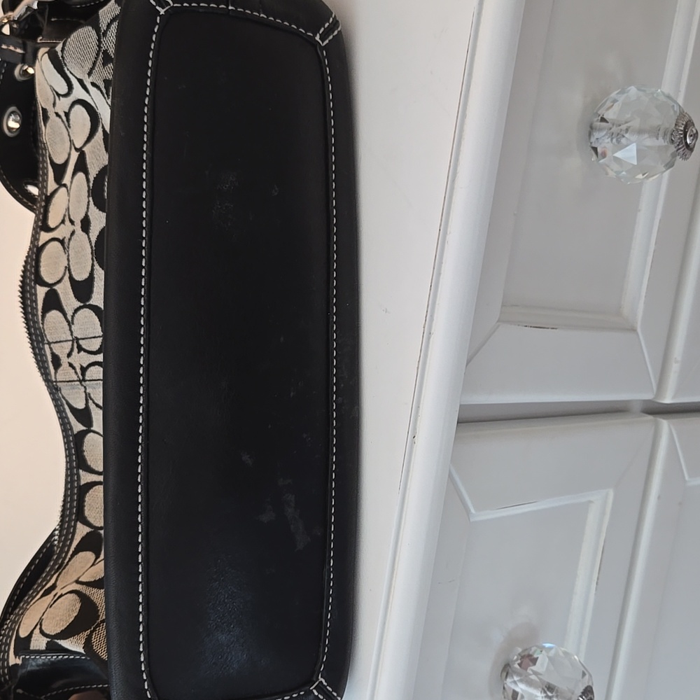 Coach Stylish Black and Cream Designer Women's Bag - Picture 6 of 6